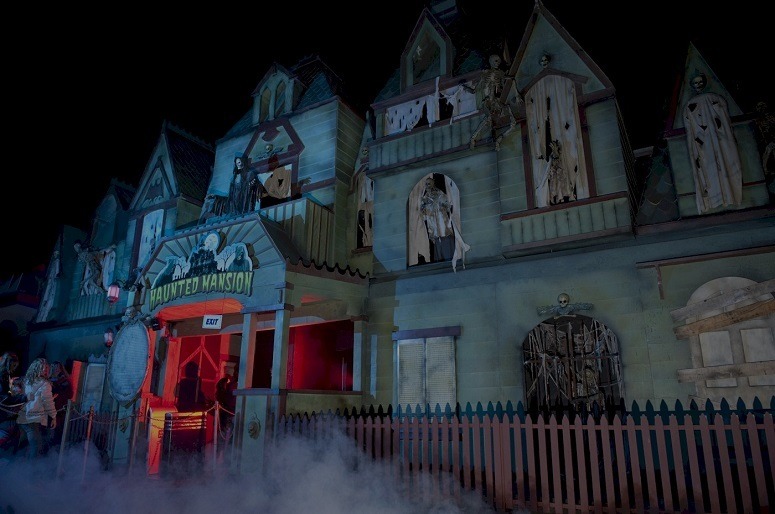 10 Interesting Uses For Fog Machines- Haunted House